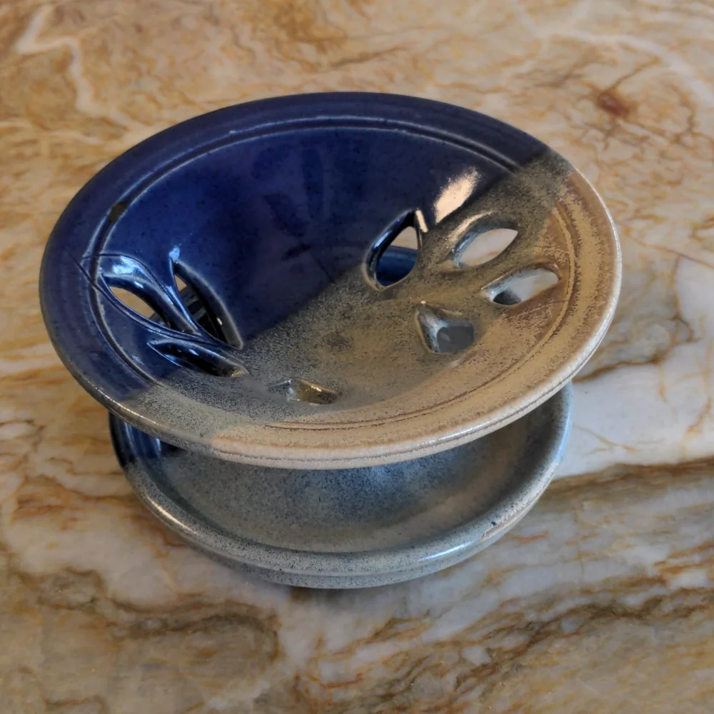 Ceramic soap dish